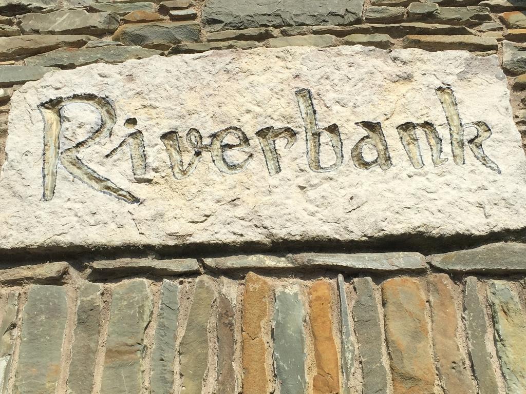 קריקמקרוס Riverbank, Country Pub And Guesthouse מראה חיצוני תמונה